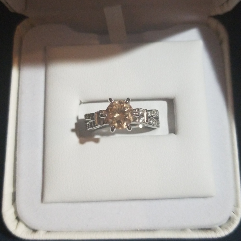 Yellow stone ring